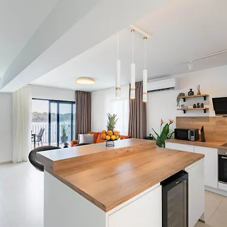 Beachfront Marija - Karbuni Villa *