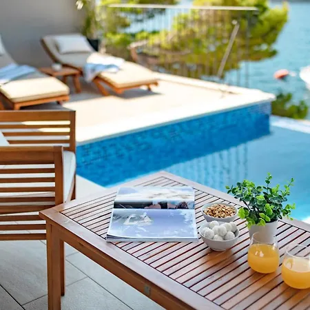 Villa Beachfront Marija - Karbuni