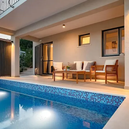 Beachfront Marija - Karbuni Villa