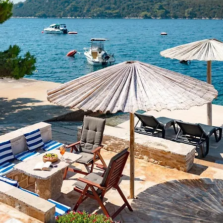 Villa Beachfront Marija - Karbuni *