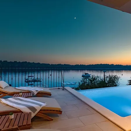 Beachfront Marija - Karbuni Blato (Korcula)