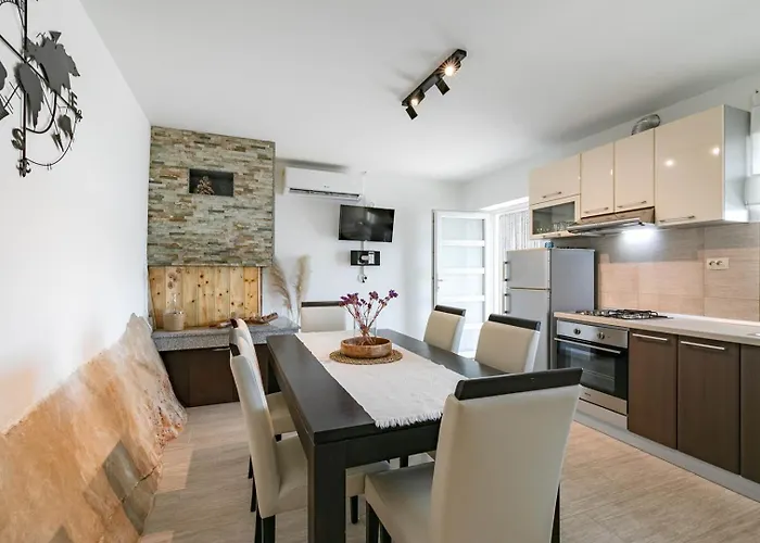 Beachfront Marija - Karbuni Blato (Korcula)