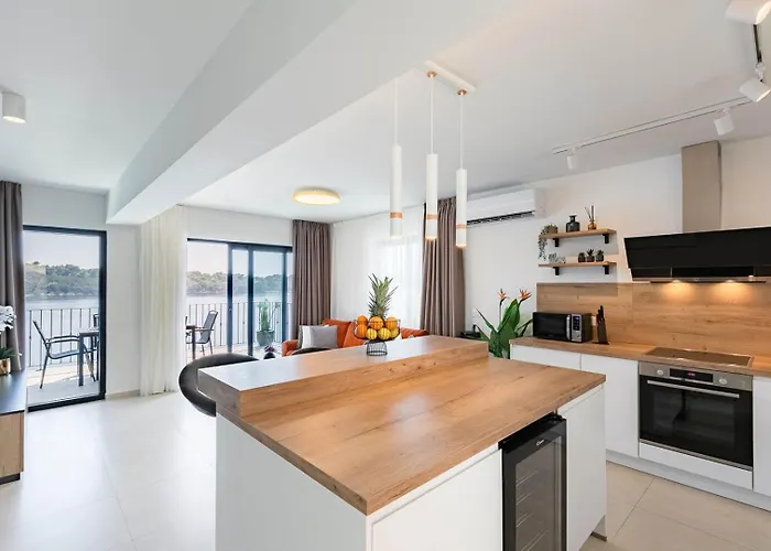 Beachfront Marija - Karbuni Willa *