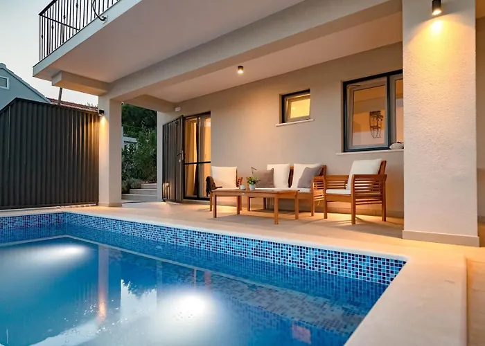 Beachfront Marija - Karbuni Willa